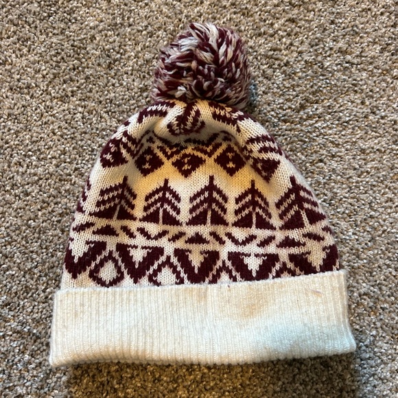 Hollister, maroon and white Aztec pattern, pom-pom beanie hat - Picture 3 of 3